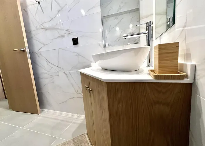 Gorteen - Center With Pool By Hd * Виламура